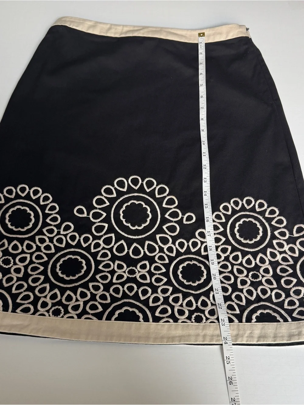 Boden Black Ivory Embroidered A-Line Skirt Size 8 - Picture 12 of 13